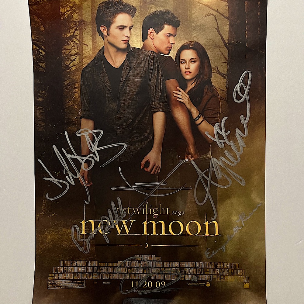 Twilight Saga 🌙New Moon Cast Signatures